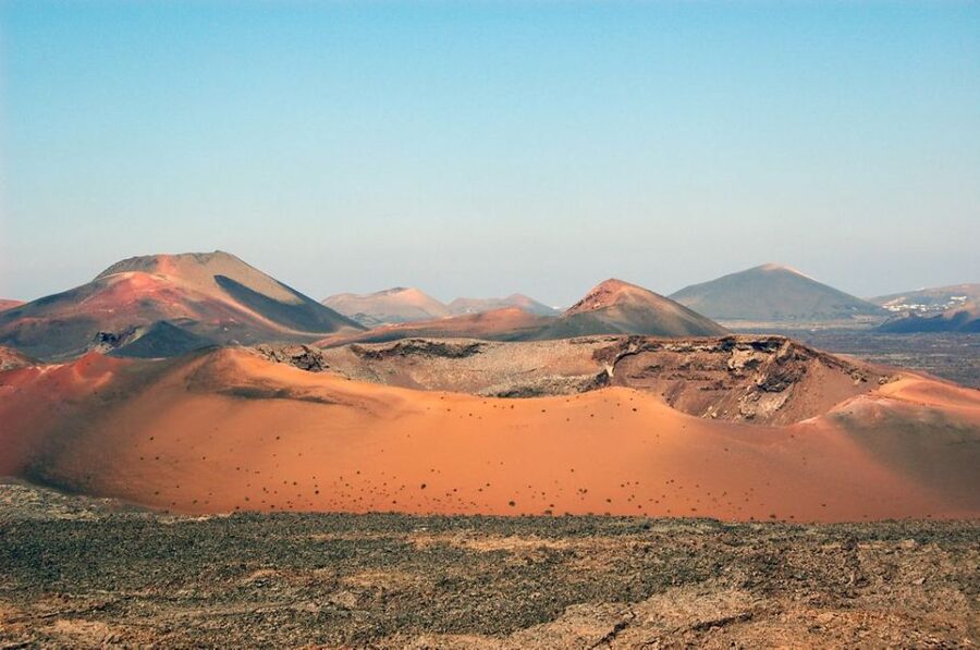 Lanzarote: Guided Day Trip to Timanfaya Park & Lago Verde - First stop ideas: Los Hervideros and the road toward El Golfo