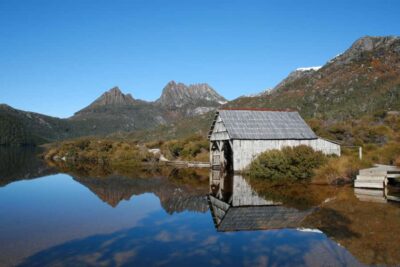 Launceston: Cradle Mountain Guided Active Day Trip - The early drive and the Sheffield murals warm-up