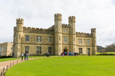 Leeds Castle, Cliffs of Dover and Canterbury Day Trip from London with Guided Cathedral Tour - Leeds Castle gardens and moat: the 1.5-hour reality check