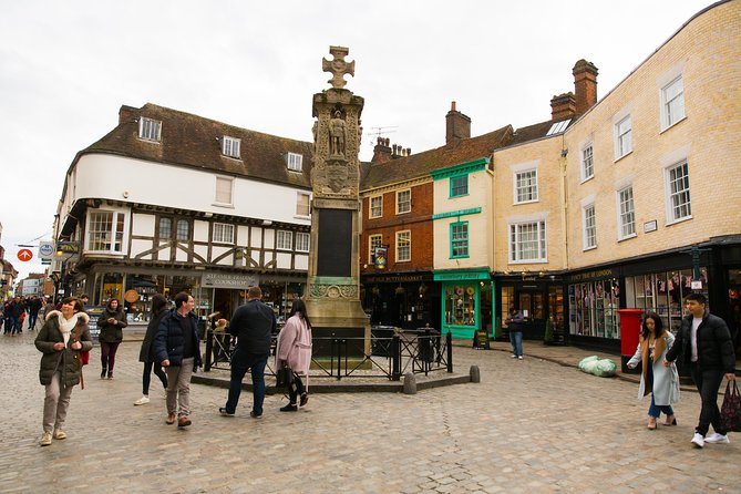 Leeds Castle, Cliffs of Dover and Canterbury Day Trip from London with Guided Cathedral Tour - What the best guides do: stories that change how you see the sites