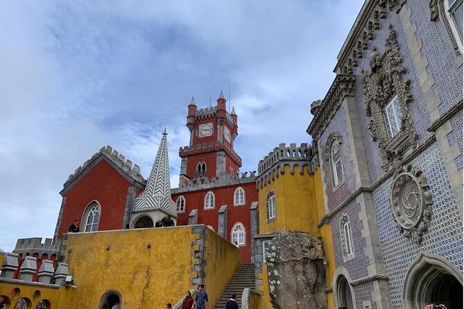 Lisbon Super Saver: 2-Day Sintra, Cascais, Fatima, Nazare and Obidos Small-Group Day Trips - Guides and pacing: what to expect, and what to watch