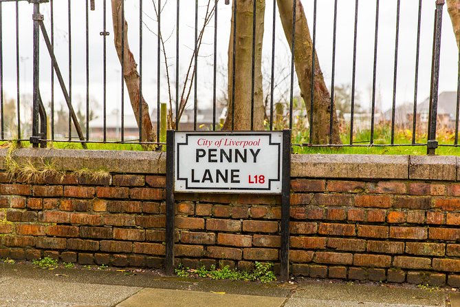 Liverpool and The Beatles Day Tour from London - Strawberry Field and Penny Lane: how to use your short stops well