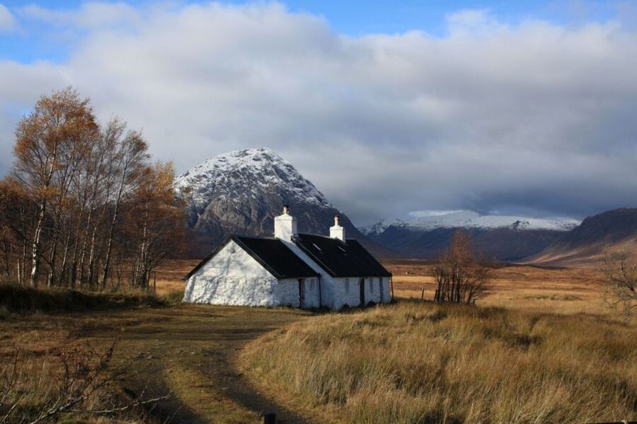 Loch Ness, Inverness, & Highlands 2-Day Tour from Edinburgh - Great Glen lunch stop and the “road-movie” valleys