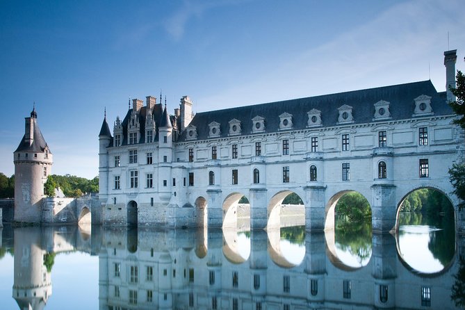 Loire Valley Castles Day Trip from Paris with Complementary Wine - Château de Chambord: What You Get Beyond the Famous Turrets