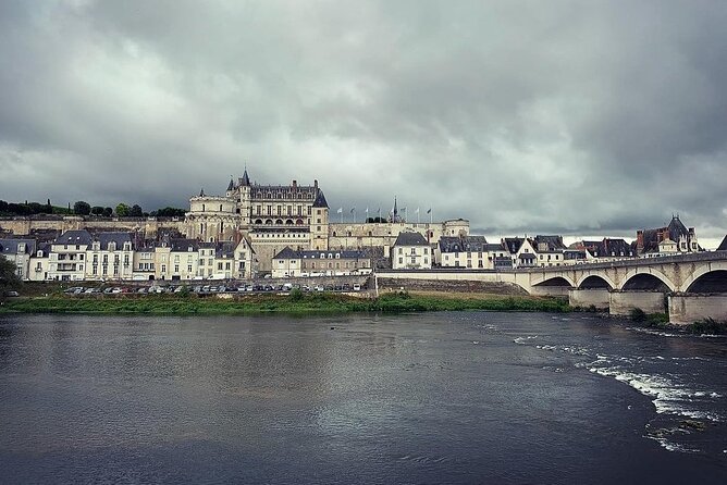 Loire Valley Castles Small-Group Day Trip from Paris - Chenonceau Over the Cher River: A Romantic Finale in 90 Minutes