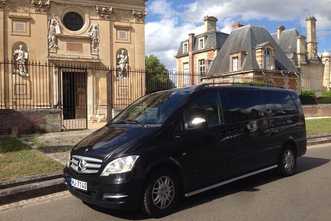 Loire Valley Royal Castles Guided Small group Day Trip from Paris - Château Royal d’Amboise: Histopad walkthrough and Leonardo’s grave