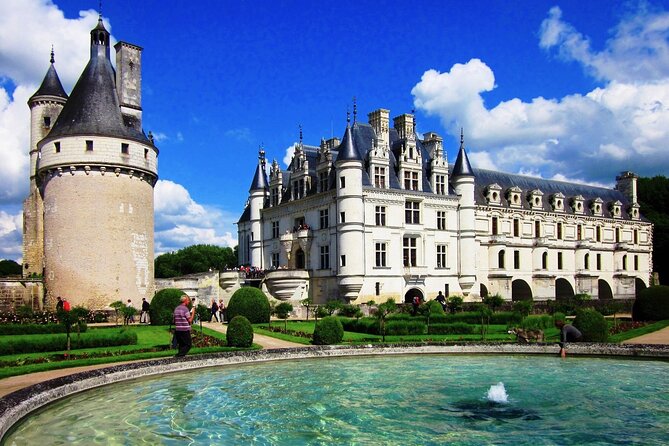 Loire Valley Royal Castles Guided Small group Day Trip from Paris - Price and value: what $331.88 is buying you