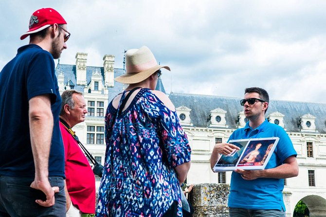Loire Valley Wine and Castles Small-Group Day Trip from Paris - Amboise Château and Saint-Hubert: Views, Ramparts, and Da Vinci’s Closing Years
