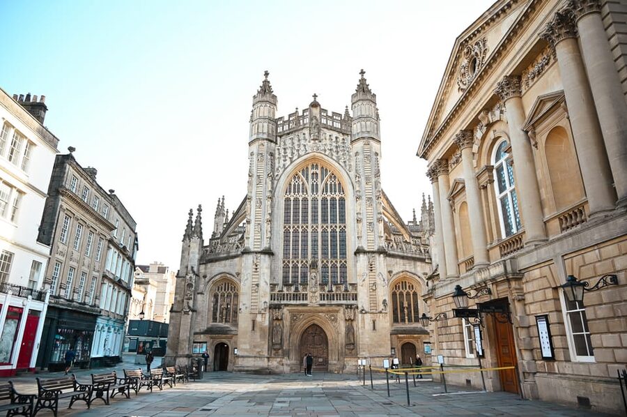 London: Stonehenge & Bath Day Trip with Optional Roman Baths - Afternoon Tea at the Pump Rooms With Live Music