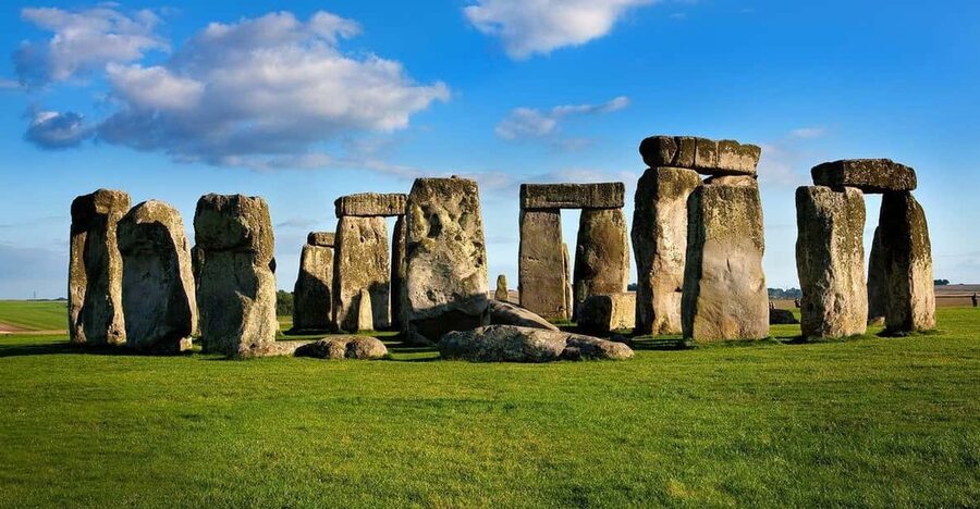 London: Stonehenge & Bath Day Trip with Optional Roman Baths - Bath Abbey to Pulteney Bridge: Your Self-Guided Georgian Stroll