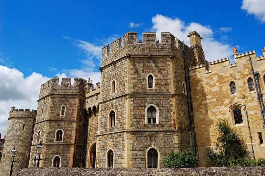 London: Windsor Castle, Stonehenge, and Bath Day Trip - Bath by panoramic coach tour and walkable landmarks