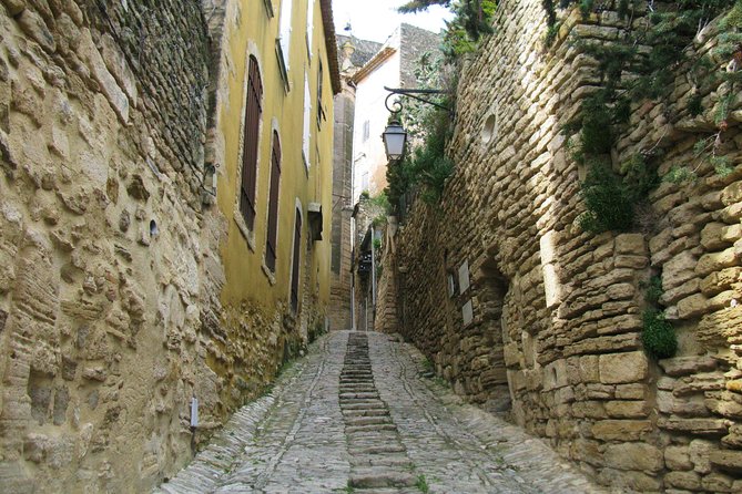 Luberon Villages Half-Day Tour from Aix-en-Provence - The Roman touch: Pont Julien on the drive to Roussillon