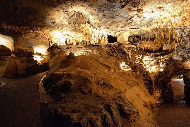 Luray Caverns and Shenandoah Small Group Max 12 Day Tour from D.C - The 45-minute trail walk: easy movement with weather backups