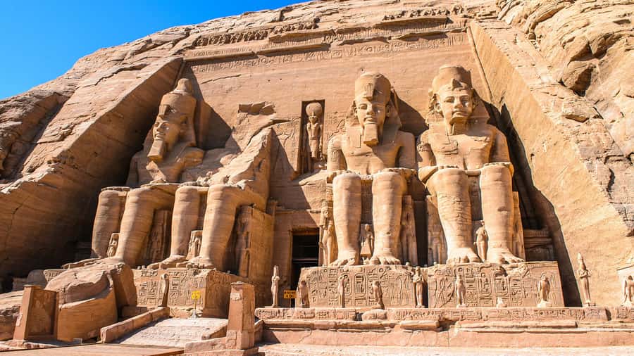 Luxor: Abu Simbel Temple Private Guided Day Trip with Lunch - Lunch in Aswan: A Real Break Before the Return