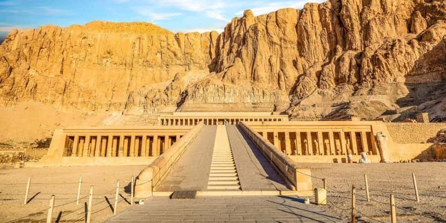 Luxor Day Trip from Hurghada Small Group & Tutankhamun Tomb - Hatshepsut’s Temple: Artwork, Symbolism, and a Woman Pharaoh