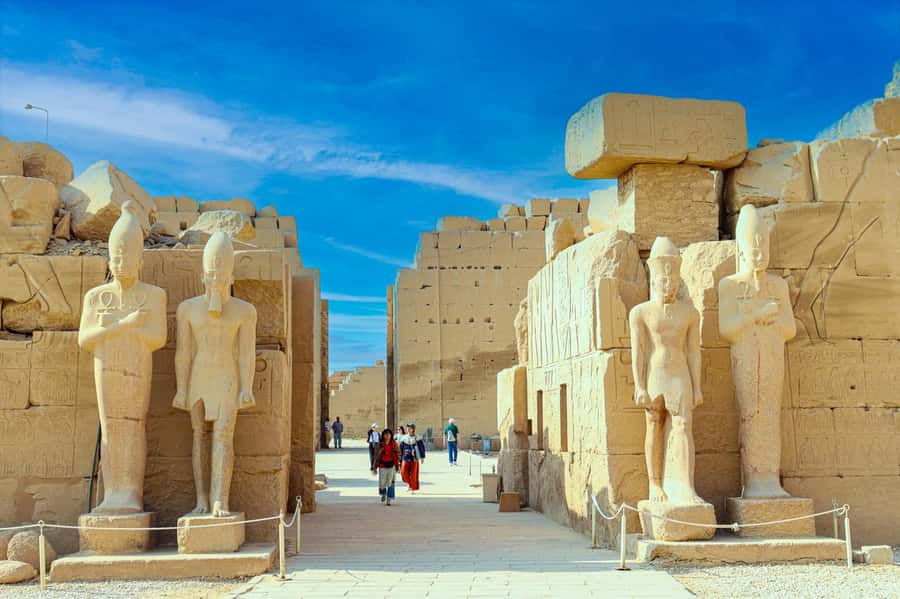 Luxor Day Trip from Hurghada Small Group & Tutankhamun Tomb - Valley of the Kings: Tomb Culture with Time to Breathe