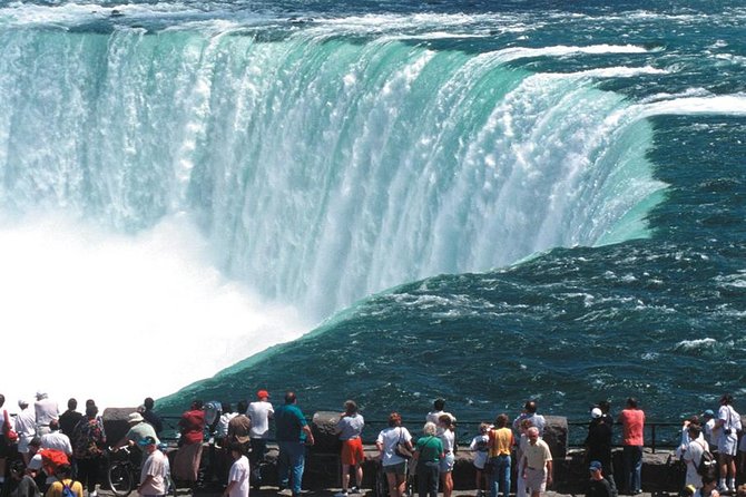 Luxury Niagara Falls Day Trip from Toronto with Cruise and Lunch - Table Rock Welcome Centre: your best start for big Falls photos