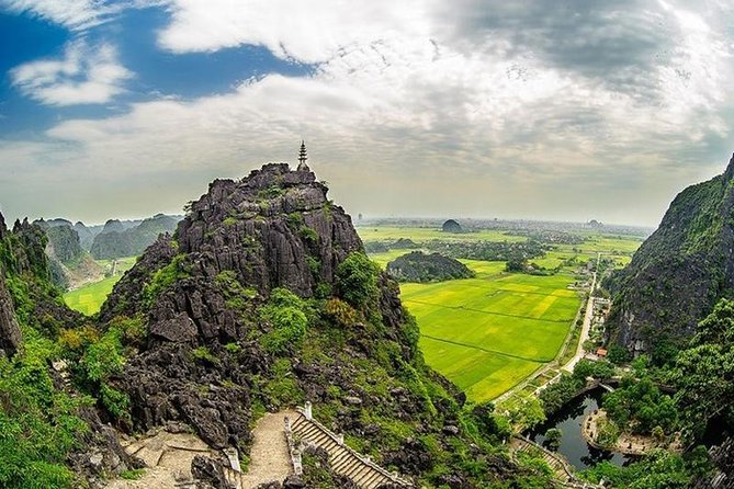 Luxury Ninh Binh: Hoa Lu - Mua Cave - Tam Coc Day Tour from Hanoi - Mua Cave and Ngoa Long Mountain: the view you climb for