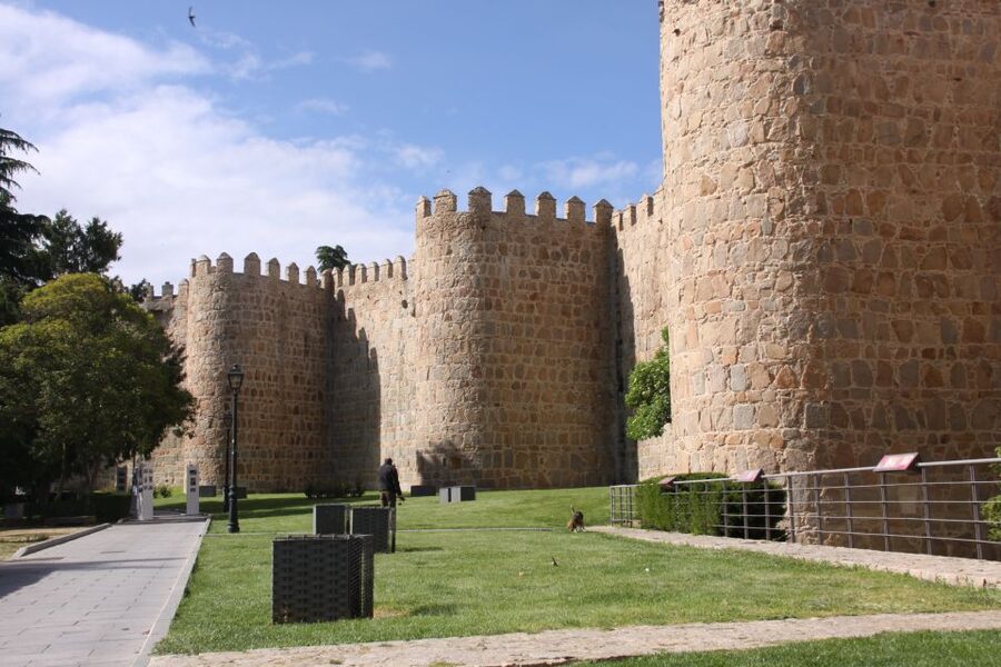 Madrid: Avila and Segovia Day Trip with Tickets to Monuments - Ávila’s Walls: Your First Big “Wait, This Is Real?” Moment
