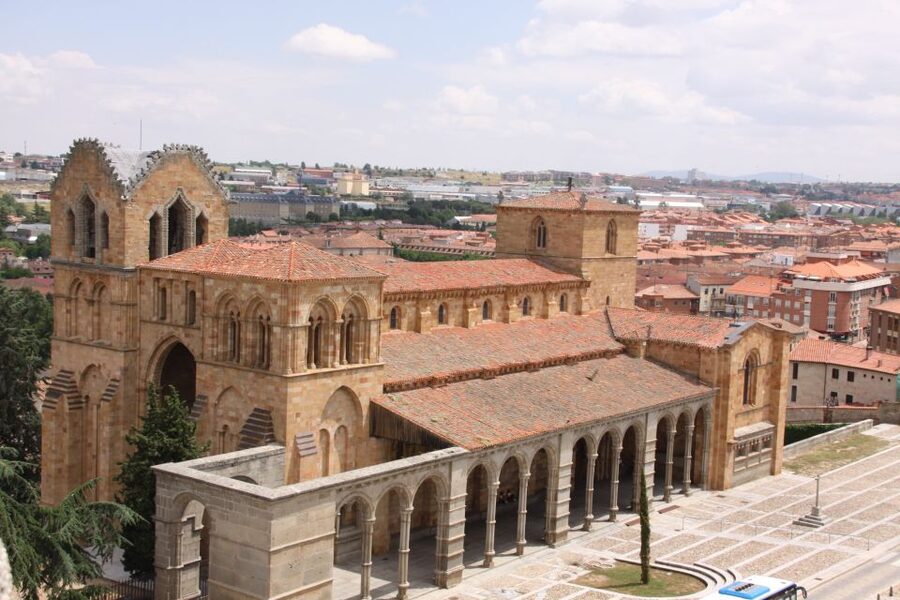 Madrid: Avila and Segovia Day Trip with Tickets to Monuments - Break Time With a Drink: The “Yes, I Needed This” Pause