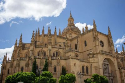 Madrid: Segovia, Ávila & Toledo Day Trip with Optional Lunch - Toledo first: viewpoints, Zocodover Square, and the walk toward the cathedral