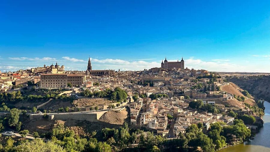 Madrid: Segovia, Ávila & Toledo Day Trip with Optional Lunch - Lunch and free time in Segovia: cochinillo option and real decision-making