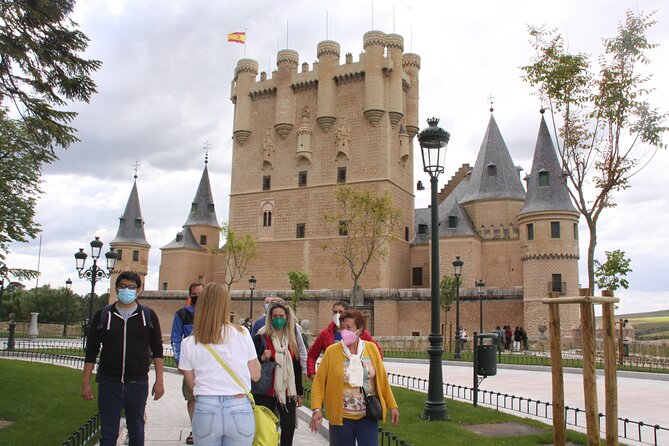 Madrid to Avila & Segovia: Full-Day Highlights Tour - Segovia in Motion: Aqueduct, Cathedral, and the Alcázar That Looks Like a Ship