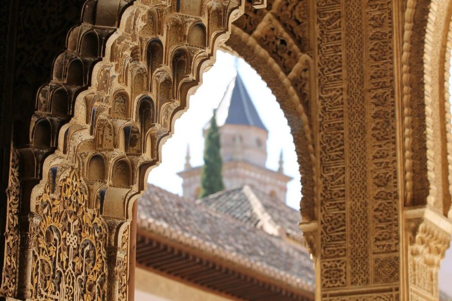 Malaga: Granada Day Trip with Alhambra, Palaces and Gardens - Why this Malaga to Granada Alhambra setup works