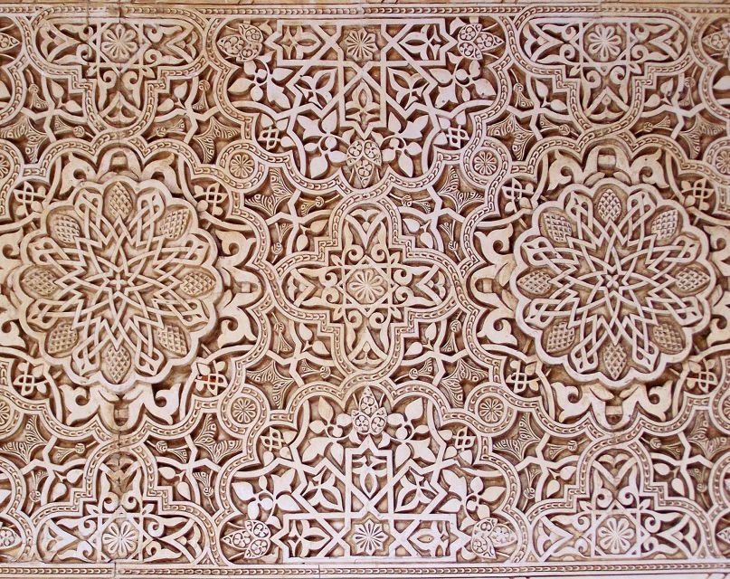 Malaga: Granada Day Trip with Alhambra, Palaces and Gardens - Generalife gardens and the sultan’s summer palace feeling