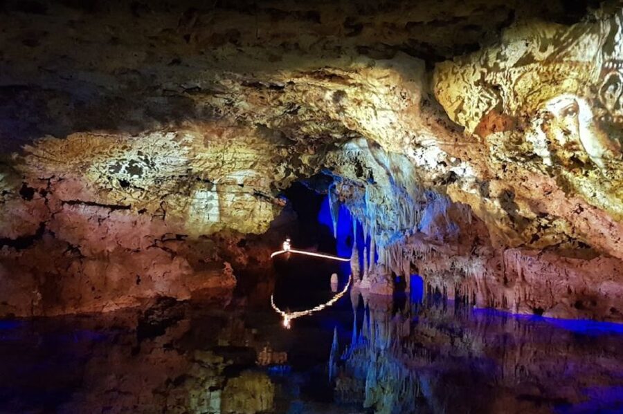 Mallorca: Day Trip to Caves of Hams & Optional Dinosaurland - Entering the Caves of Hams: the underground sights that make the trip