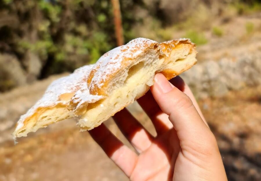 Mallorca: Day Trip to Hidden Gems of Tramuntana with Lunch - Lunch with pa amb oli, plus wine and freshly squeezed orange juice