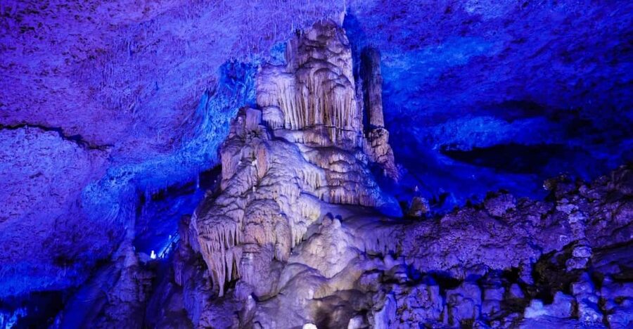 Mallorca: Drach Caves, Lake Martel, & Pearl Factory Day Trip - Comfort, Shoes, and Stairs: the part you shouldn’t ignore