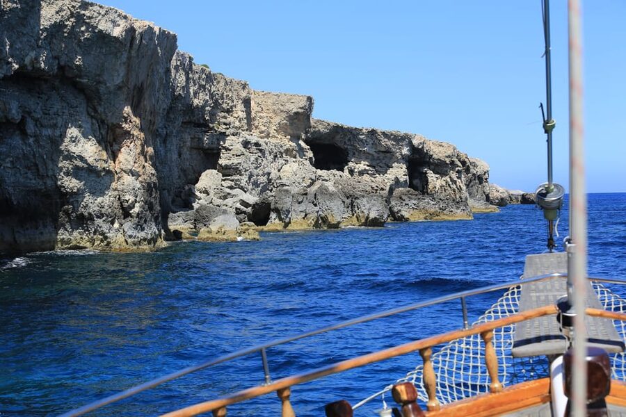 Malta: Comino, Blue Lagoon, + Sea Caves Day Trip - Food, drinks, and the cash-only reality