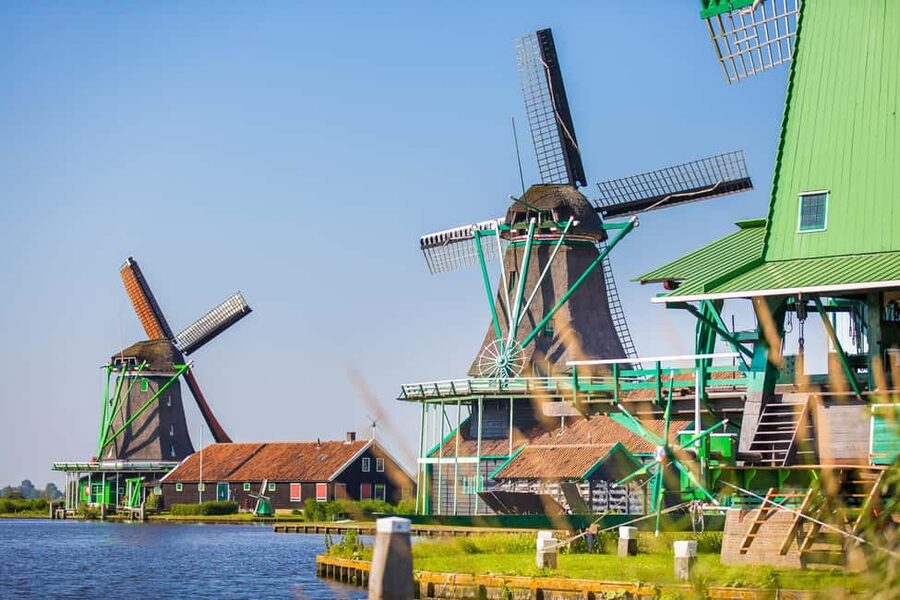 Marken, Volendam, and Edam Full-Day Tour from Amsterdam - Why this route makes sense: villages plus windmills, not just one theme