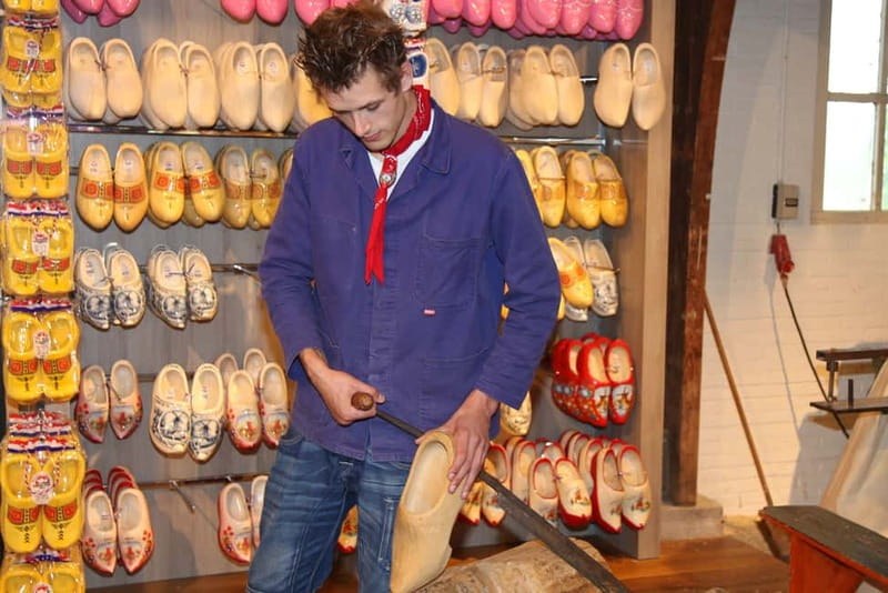 Marken, Volendam, and Edam Full-Day Tour from Amsterdam - Standard vs all-in: which ticket option fits your travel style