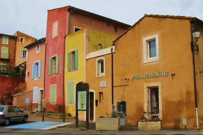 Market & Perched Villages of the Luberon Day Trip from Marseille - Roussillon: red ochre and Thursday market time