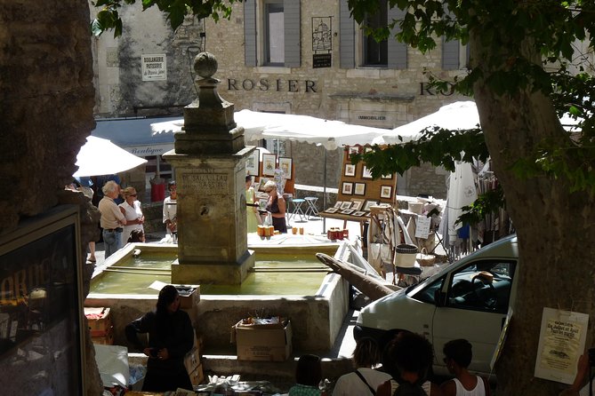 Market & Perched Villages of the Luberon Day Trip from Marseille - Apt: Saturday market stop for last-minute shopping