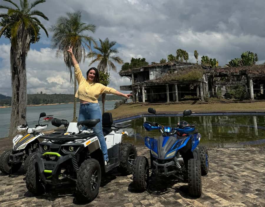 Medellin: Guatapé Day Trip & Boat to Pablo Escobar's Estate - The ride out: why the 1.5-hour drive feels like part of the show