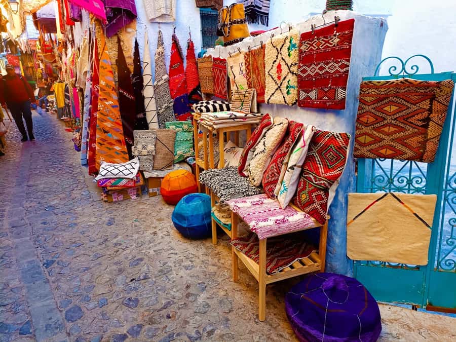 Memorable Day Trip From Fez to Chefchaouen the Blue City - Plaza Uta el-Hammam and the main sights you can actually reach
