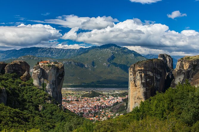 Meteora Day Trip with central Pick up & optional Lunch - Dress code and stairs: how to avoid the last-minute scramble
