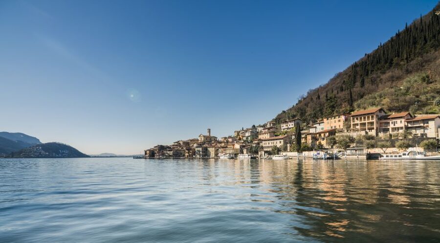 Milan: Franciacorta Winery and Bergamo Day Trip with Lunch - Getting there from Bignami: minivan, WiFi, and real timing