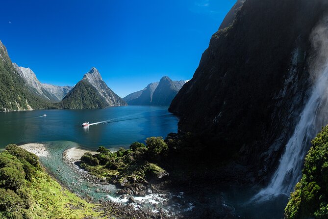 Milford Sound Full Day Tour from Te Anau with Cruise - Cruise time: seeing the fjord from the water, with regional food