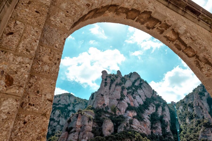 Montserrat: Morning or Afternoon Half-Day Trip with Pickup - Why Montserrat feels like a different world above Barcelona