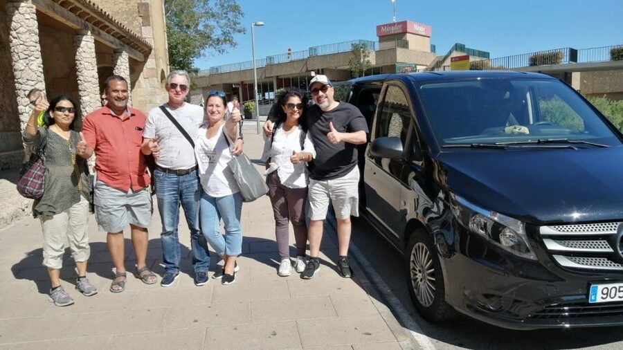 Montserrat: Morning or Afternoon Half-Day Trip with Pickup - Your 1-hour window on Montserrat Mountain: use it wisely