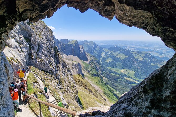 Mt Pilatus and Lucerne Day Trip from Zurich With Lake Cruise - Group size, queues, and the reality of waiting