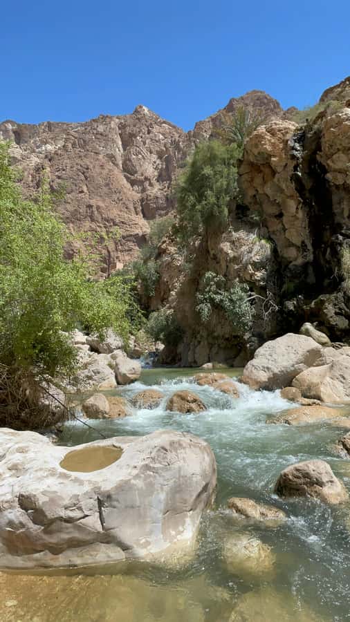 Muscat: Wadi Shab, Romantic Cave and Sinkhole Full-day Trip - Quick hits before you go