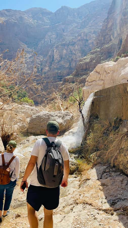 Muscat: Wadi Shab, Romantic Cave and Sinkhole Full-day Trip - The Heart-shaped Romantic Cave stop: photos, a breather, and sea views