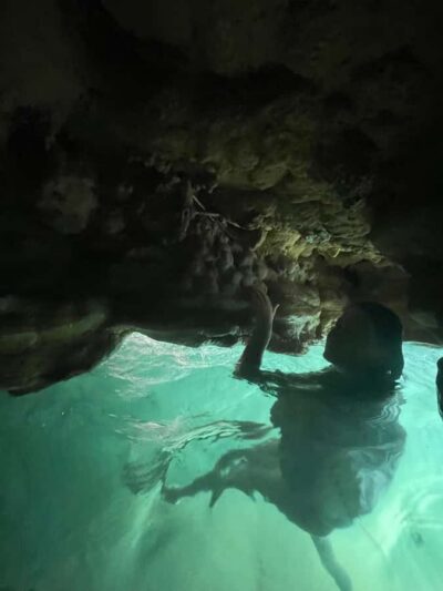 Muscat: Wadi Shab, Romantic Cave and Sinkhole Full-day Trip - The Wadi Shab approach: 40 minutes of canyon hiking
