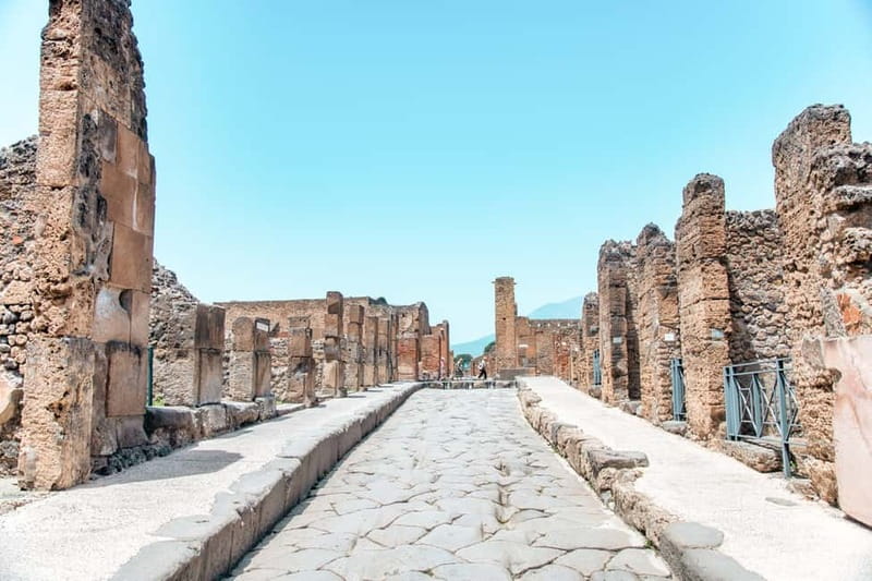 Naples: Pompeii and Vesuvius Day Trip - Strolling to the Crater: Summit Walk, Views, and a Real Photo Moment