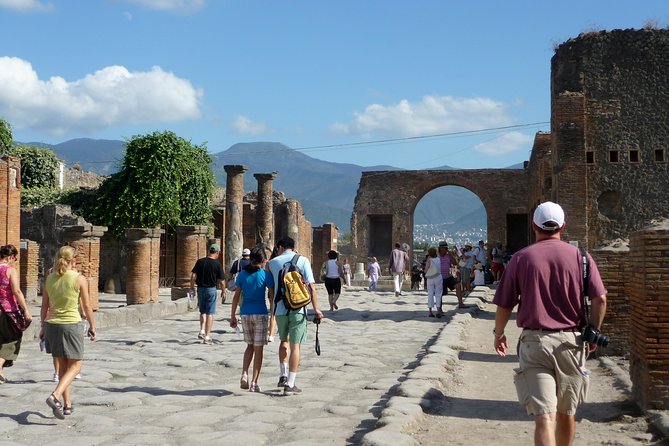 Naples: Pompeii & Mt Vesuvius All-Inclusive Small Group w/ Lunch - The ride to Pompeii: comfort plus a realistic pace